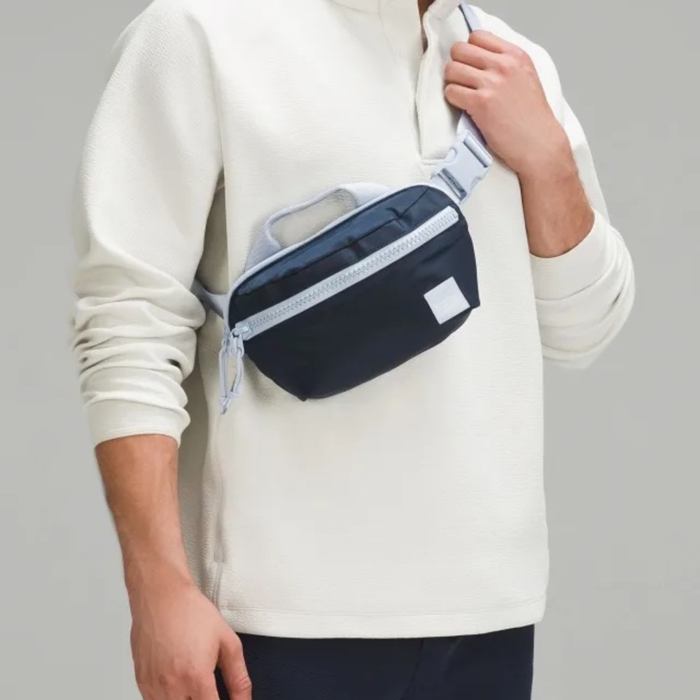 NWT Lululemon All Day Essential Belt Bag 2.5L | True Navy/Blue Linen